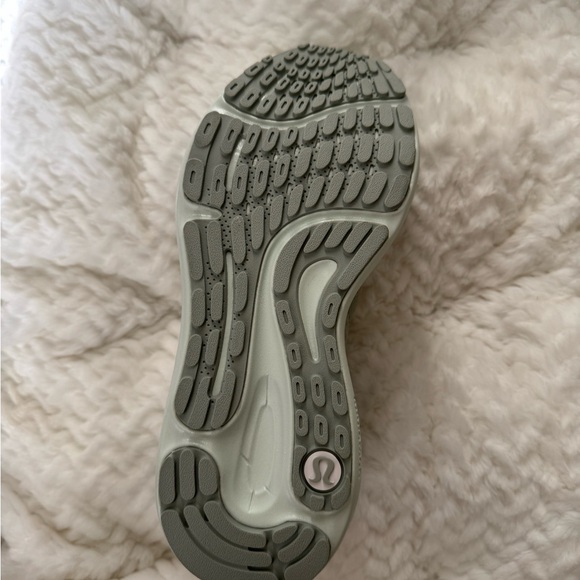 lululemon womens beyondfeels - Picture 6 of 7